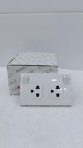 ปลั๊กกราวด์คู่ พร้อมสวิทซ์ควบคุม  รุ่น TJ-W816UV2S ยี่ห้อ HACO (สินค้าลดราคา)