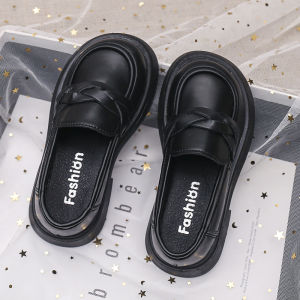 รองเท้าส้นแบนแบบสวมสำหรับผู้หญิงไซส์เล็กพิเศษ สีดำ รองเท้า Loafers วินเทจสไตล์อังกฤษ ทรงหัวมน พื้นยาง รองเท้าลำลอง