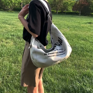 NIkyLundun   กระเป๋าสะพายแฟชั่นผ้าใบสไตล์สตรีท พิมพ์ตัวอักษรใหญ่ แบบลำลอง ใส่ได้ทุกวันและเดินทาง