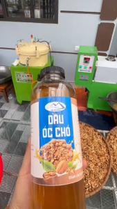 (500ml1 lít) Tinh dầu hạt óc chó vàng rừng Tây Bắc nguyên chất ép lạnh. Dầu óc chó hữu cơ cho bé ăn dặm