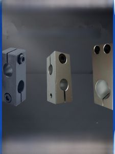 ท่อเหล็กขวางตั้งแบบมีรูคู่ ที่ยึดแน่นอน ข้อต่อขากระดาน ชิ้นส่วนเชื่อมต่อกลางทางแสง ฮาร์ดแวร์ อุปกรณ์เสริมเครื่องมือ