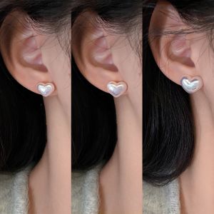 French Pearl Heart Shaped Earrings Womens Elegant Fashion Jewelry Fresh out New Style Lightweight Luxury Sensation