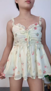 ชุดเซ็ตแฟชั่นสาวๆ เสื้อสายเดี่ยวดอกไม้ กางเกงขาสั้น