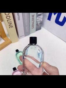 Automatic Aroma Diffuser & Home Air Purifier: Enhance Your Living Space