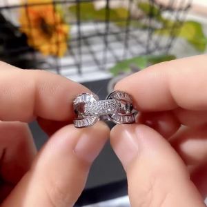 Huitan Fashion Design Brilliant Cubic Zirconia Rings for Women Wedding Engagement Party Modern Trendy Accessories Luxury Jewelry