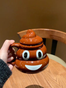 Creative Ceramic Shit Shape Mugs Funny Birthday Gift for Friends And Sisters with Lid Bathroom Kitchen Dining Room Decor