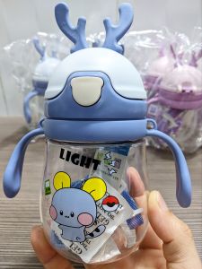 Bình nước cho bé Bình nước dễ thương có ống hút cho bé tập uống có van chống sặc cao cấp 300ml bằng nhựa PP chịu nhiệt tốt có dây đeo.