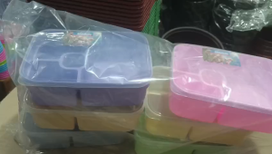 ( isi 3 pcs ) Lunch box 4 sekat murah / tempat makan / kotak makan  / Catering box / misting Bola Dunia