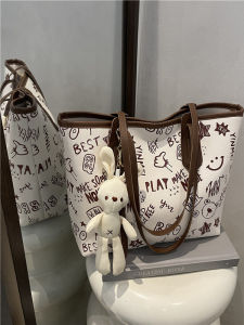 กระเป๋าสะพายไหล่แบบยูนิเซ็กซ์ขนาดใหญ่พิมพ์ลายการ์ตูนสุดเก๋ไก๋ กระเป๋าสะพายไหล่แบบลำลอง กระเป๋าถือทรงสี่เหลี่ยม สไตล์หวานและศิลปะ