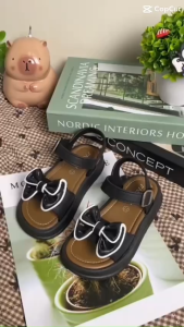 D09 Sandal dép quai hậu nơ 3 màu bé gái mẫu mới mềm êm chân 2025