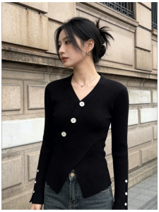 HUOLISI | French Irregular V-neck Slim-fit Knitwear