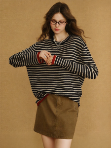 BANANA CICI | Silk and Wool Blend Color Block Black Stripe Crew Neck Knit Sweater