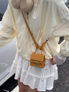 กระเป๋าใส่เครื่องฟังเพลงสุดน่ารักขนาดเล็กสำหรับผู้หญิง กระเป๋าสะพายข้างทรงสี่เหลี่ยมเล็กแบบลำลอง สีสันสดใส ปิดด้วยซิป ผ้าฝ้ายผสมโพลีเอสเตอร์