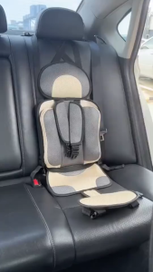Ghế ngồi an toàn trên ô tô xe hơi cho trẻ em có đai an toàn 5 điểm chất liệu mềm chịu lực và nâng đỡ tốt cho cột sống của bé phù hợp với tiêu chuẩn an toàn mới