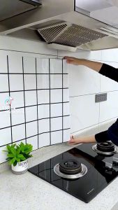 Giấy dán bếp Decal dán bếp chống dầu mỡ tráng nhôm cách nhiệt dễ lau chùi