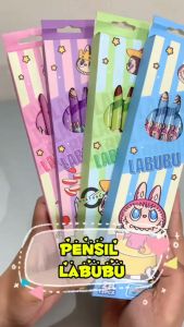 PENSIL 2B ISI 12 KARAKTER LABUBU / PENSIL LABUBU 1 BOX ISI 12PCS BONUS SERUTAN / PENSIL ANAK TK SD MOTIF LABUBU
