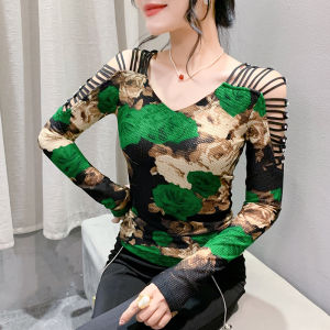 YIMEI เสื้อซับในฤดูใบไม้ร่วงและฤดูหนาวใหม่2024เสื้อตัวบนสำหรับผู้หญิงเสื้อซับในกลวงประดับเพชรแขนยาวคอวีพิมพ์ลายเสื้อโชว์ไหล่สวย