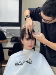 Barber Bình xịt tóc phun sương 300ml - Bình xịt chuyên dụng cho tiệm cắt tóc nam salon và barbershop - Chất liệu nhựa cao cấp - Đầu vòi phun nước tia sương nhỏ li ti - Màu nâu
