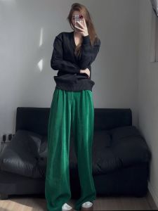 ชุดเสื้อสเวตเตอร์คอวีสีดำและกางเกงวินเทจสำหรับผู้หญิง ชุดสองชิ้น แขนยาว คอวี ชุดแฟชั่นฤดูใบไม้ร่วง 2025