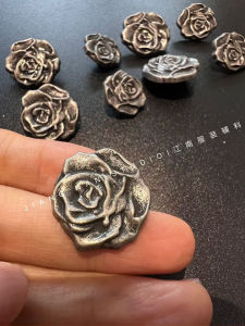 Áo Khoác Len Cardigan Nút Hoa Kim Loại Cổ Điển Mới Áo Khoác Da Lông Áo Vest Nút Áo Vest DIY Phụ Kiện May Vá Gia Đình