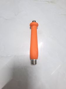 Tay cầm gắn cần xịt thuốc và khóa van bi