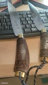 Pisau Baja Tajam Cap Garpu Gagang Bengkok