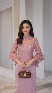 ชุดเซตเสื้อ และ กระโปรง ชุดแม่เจ้า บ่าว / แม่เจ้าสาว /เจ้าภาพออกงาน ทรงสวย งานตรงปก งานคุณภาพ  (รหัสสินค้า 8-8229) ชุดเจ้าสาว ชุดเจ้าสาวแบบกระโปรง ชุดเจ้าสาวแบบกระโปรงกระโปรง - Lazada