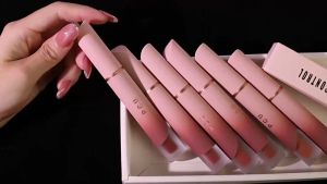 Luckgo Lip ของแท้ 100% ลิปสติก เนื้อลิขวิด แบบแมตต์ กันน้ำ ติดทนนาน 6 สี ลิปสติกเกาหลี เนื้อแมตต์ กำมะหยี่ Lipstick":