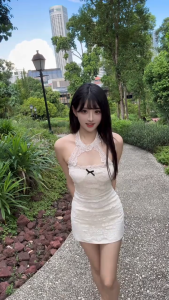 Váy Ngắn Ren Nữ Cổ Halter Thiết Kế Thanh Lịch Dễ Phối Phụ Kiện