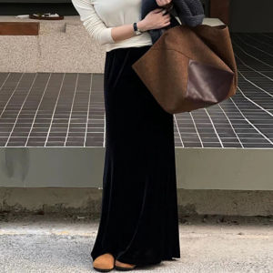 Elegant Black Velvet Long A-Line Mini Skirt Womens Fashion High Waist Slimming Bodycon Skirt Spring 2025 New Style