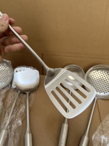 Thickened 304 Stainless Steel Kitchen Spatula Soup Spoon Fried Food Shovel Anti-Scalding Cooking Utensil for Home Use