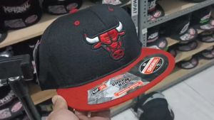 Topi Snapback Banteng Merah Hitam: Pilihan Terbaik untuk Gaya & Kualitas
