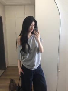 Áo Thun Tay Ngắn Hở Vai Rộng Rãi Màu Xám Phong Cách Hàn Quốc Mùa Hè Thiết Kế Thanh Lịch Một Chữ Cho Nữ