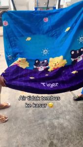 Sprei Waterproof ( Plus Sarung Bantal 2pcs ) Sprei Protektor Sprei Anti Bocor Ukuran 180x200cm