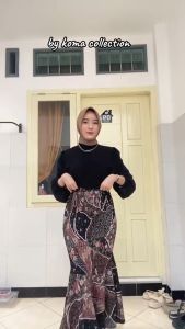 Desain Batik Klasik: Kemeja Batik Pria Kerasakti & Rok Duyung Plisket