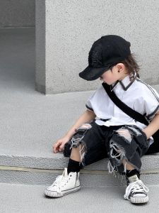 Xiao Mokui Boys Denim Jeans Summer 2024 New Style Casual Hole Punching Five-Point Pants Trendy And Stylish Childrens Clothing