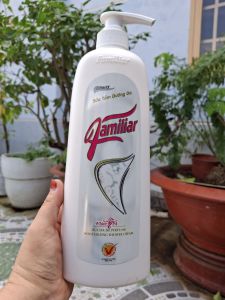 sửa tắm  dưỡng da familar con ngựa chai 900ml đậm đặc hương thơm kháng khuẩn khử khuẩn giúp da trăng sáng mịn màng luư thơm bền lâu