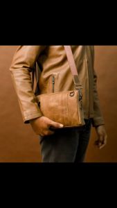 TAS SELEMPANG CONVERTIBLE HAND-BAG KULIT CRAZY HORSE PRIA - MEWAH ELEGAN PRAKTIS