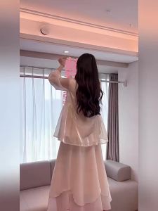 Áo Choàng Sáng Cưới Màu Tím Cho Chụp Ảnh Trang Trí