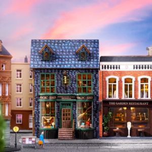 Wenz Mini House Series Magic Shop Corner Restaurant DIY Miniature Doll Houses Miniature Building Kits 1:24