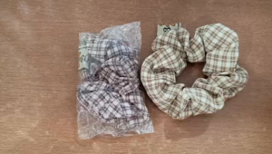AKSESORIS IKAT RAMBUT KOREA MOTIF KOTAK ANTI MELAR PREMIUM HAIRSTYLE SCRUNCHIE