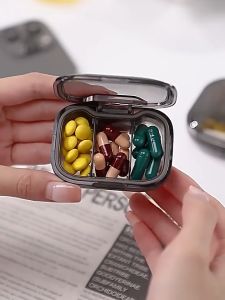 1Pc Mini Pill Storage Box - Ultra-Compact 3-Grid Dustproof Weekly Medicine Organizer and Secure Tablet Container