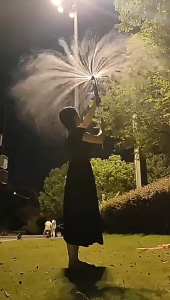 Toy Kids Water Shooter  Kids Water Pump Summer Outdoor Water Spray Play Toy Beach Toy 烟花水枪 Water Blaster Spray Toy For Kids