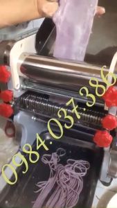 Máy cán bột làm bánh bao làm phở bánh canh FKM 220