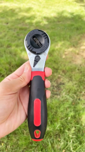 ประแจวงล้อเอนกประสงค์ ปรับได้ 6-22 มม. ระบบ Ratchet 60 ฟัน ด้ามยางกันลื่น CR-V Steel