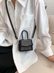 กระเป๋าสะพายข้างทรงสี่เหลี่ยมเล็กแบบสะพายข้างสำหรับผู้หญิง กระเป๋าสะพายไหล่แบบหนัง PU ทรงสี่เหลี่ยมเล็ก กระเป๋าสะพายข้างแบบสะพายข้างแบบลำลอง