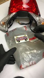 LAMPU STOPLAMP ASSY REFLEKTOR LAMPU REM BELAKANG SET HONDA SPACY KARBU ORI AHM 33700KZLA01