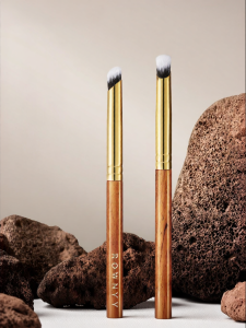 UN SHOP | Small Concealer Brush For Under Eye Details