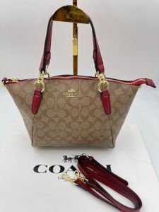 กระเป๋าถือ ทรงสวยมากขนาด 10 นิ้วมี 1 ช่องใช้งานมีช่อง ฃิปอยู่ด้านในสภาพสินค้าสวยดีของมีพร้อมส่งจ้า