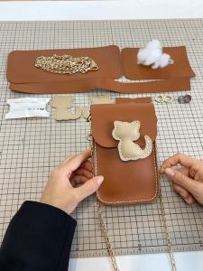 Cute Cartoon Cat Mobile Phone Bag DIY Handwoven Handsewn Material Kit Small Crossbody Bag for Youth Magnetic Buckle Closure PU Leather